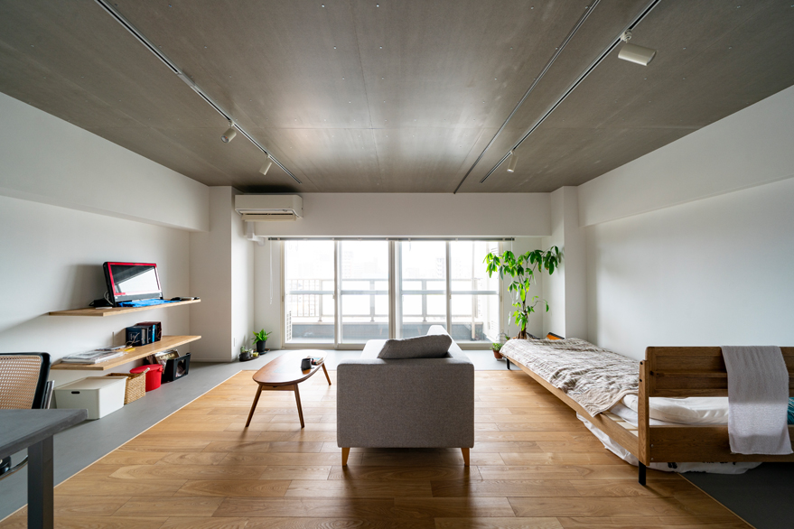 リビング兼寝室のレイアウト＆デザイン事例｜千葉『be naked』