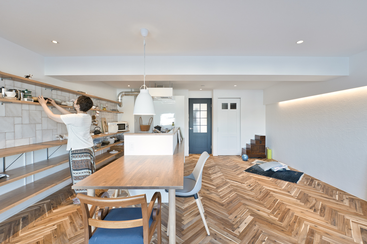 リビング兼寝室のレイアウト＆デザイン事例｜千葉『be naked』